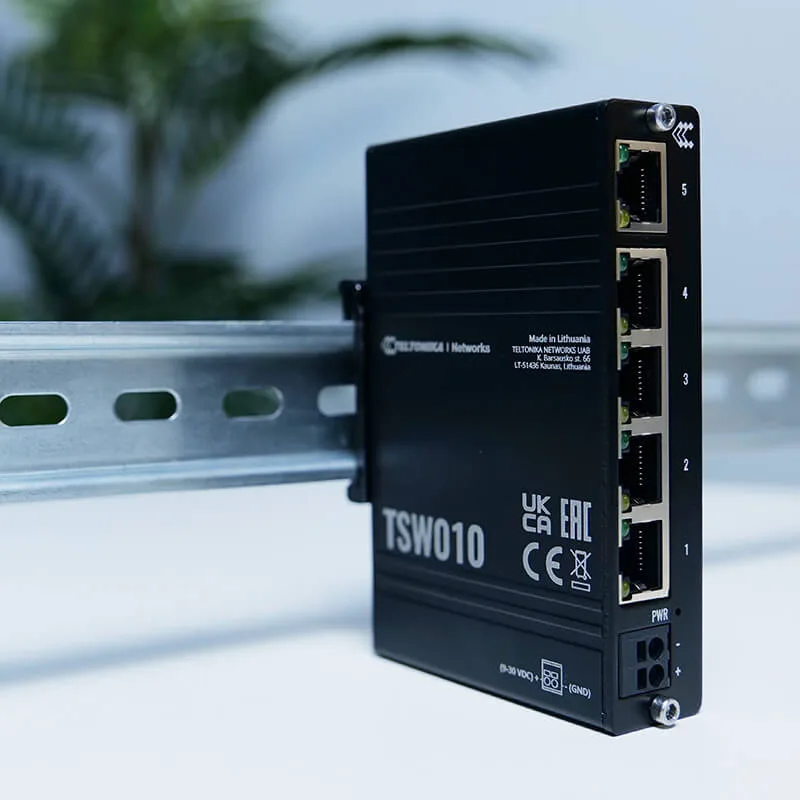 Teltonika TSW010 Industrial Unmanaged Ethernet Switch - Image 2