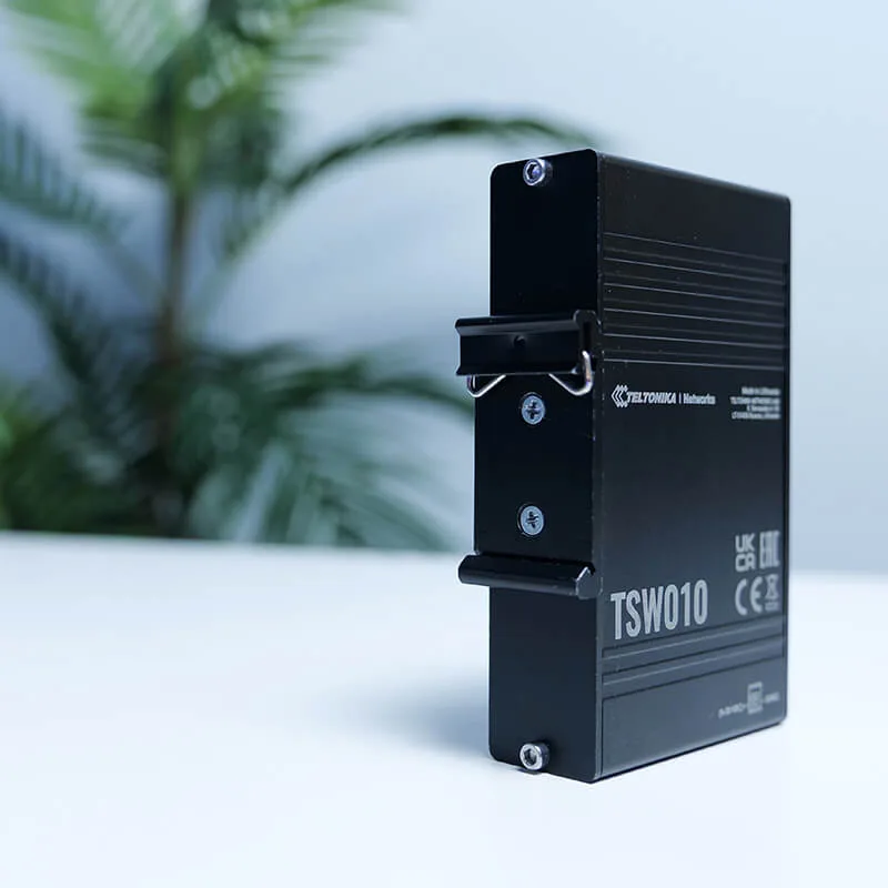 Teltonika TSW010 Industrial Unmanaged Ethernet Switch Side-www.devicestech.co.ke